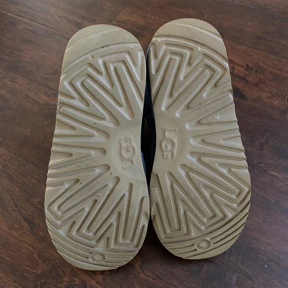 UGG Classic Mini II Velvet Fashion Winter Boots Big Girl Size 4 - Picture 6 of 12